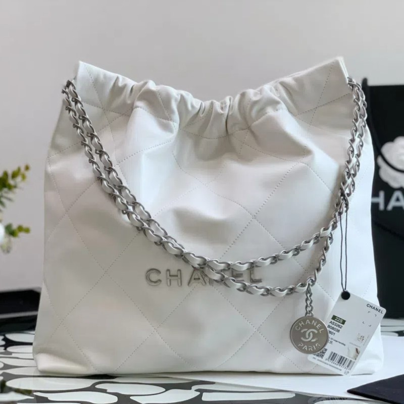 Chanel 22 Hanbag White Calfskin With Silver-Tone Metal Medium 39cm