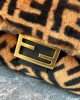 FENDI BAGUETTE NM ZUCCA SHEARLING 0191 (27*13*6cm)