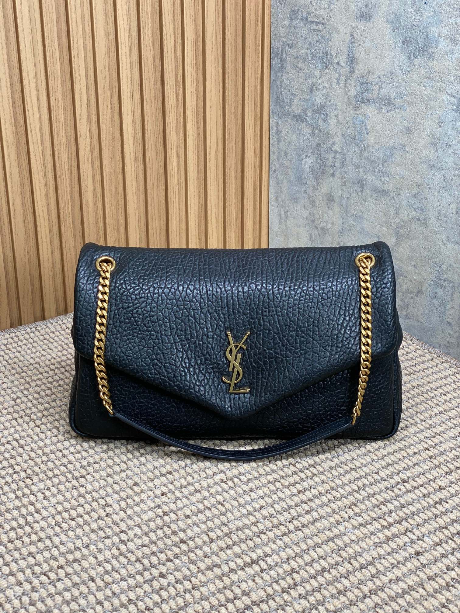 YSL CALYPSO SMALL IN GRAINED LAMBSKIN 734153AACYT1102 (26*14*7cm)