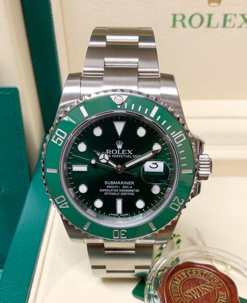 Rolex Submariner Oyster Perpetual Date Hulk Mens Watch 116610