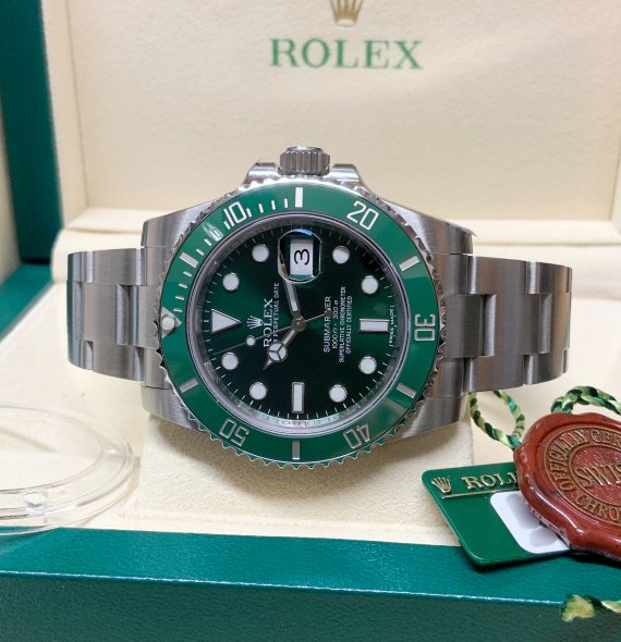 Rolex Submariner Oyster Perpetual Date Hulk Mens Watch 116610