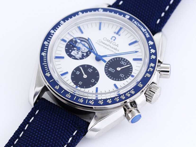 Omega Speedmaster White Snoopy Dial 42 mm Blue Canvas Bracelet 