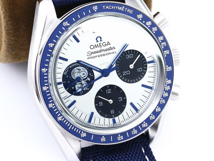 Omega Speedmaster White Snoopy Dial 42 mm Blue Canvas Bracelet 