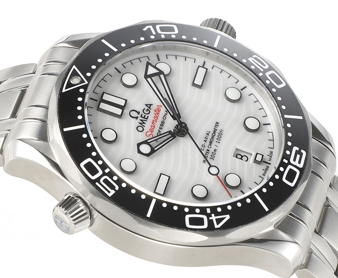 Omega Seamaster Diver White Dial 42 mm Steel Oyster Bracelet 