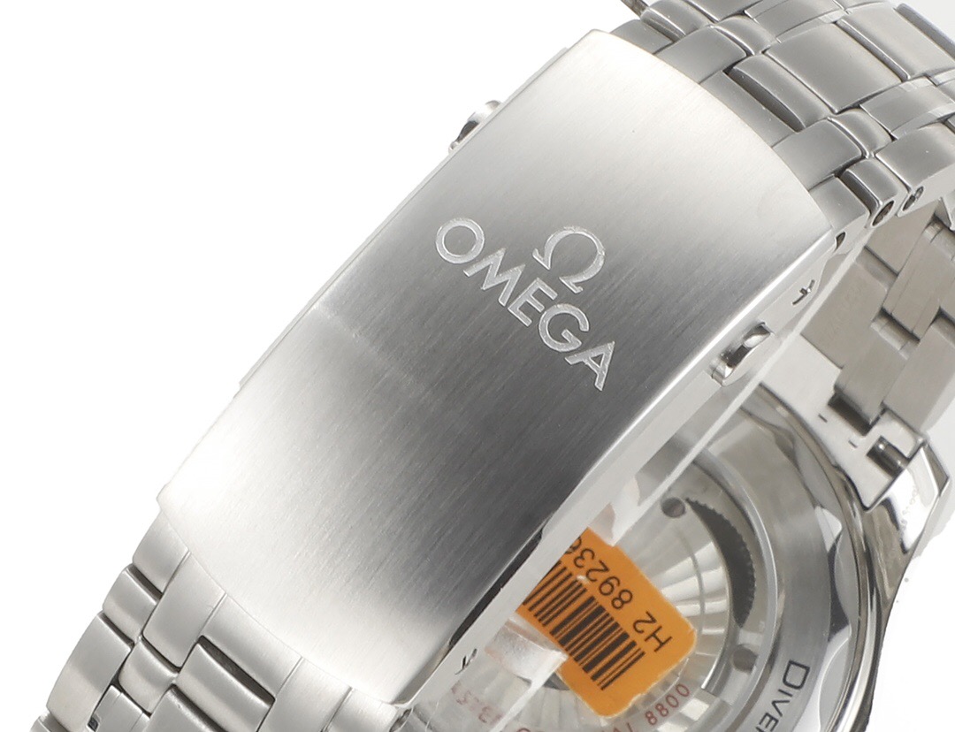 Omega Seamaster Diver White Dial 42 mm Steel Oyster Bracelet 